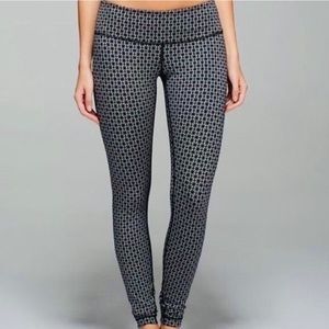 EUC* Lululemon Geometric Print Leggings